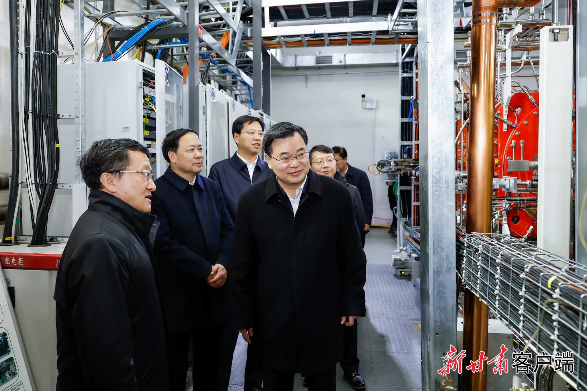 胡昌升看望慰問所聯(lián)系的院士專...